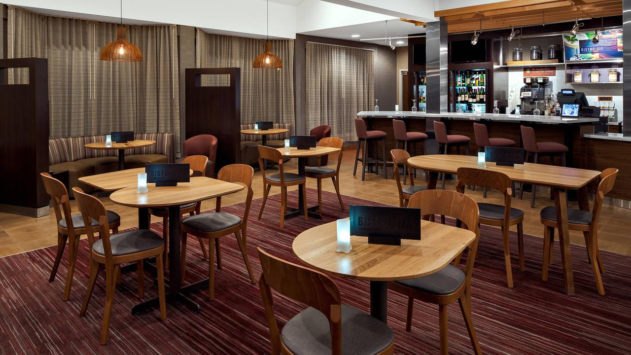 Courtyard by Marriott Pittsburgh Airport