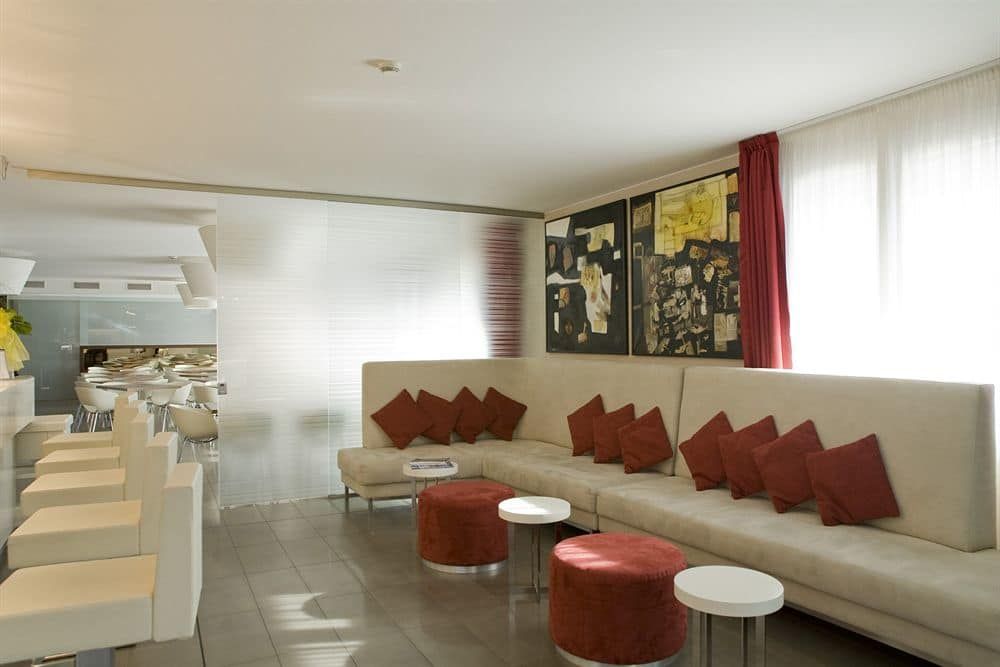 Base Hotel to Stay