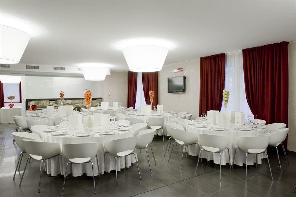 Base Hotel to Stay