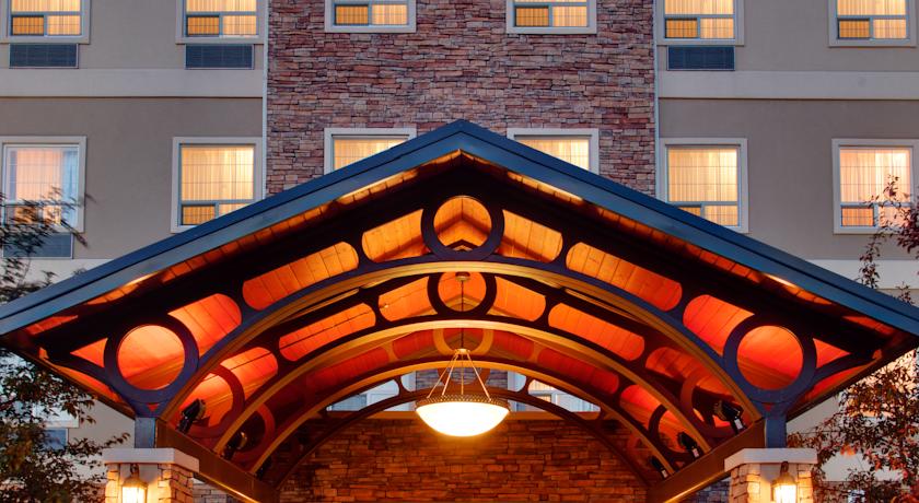 Staybridge Suites Calgary Airport
