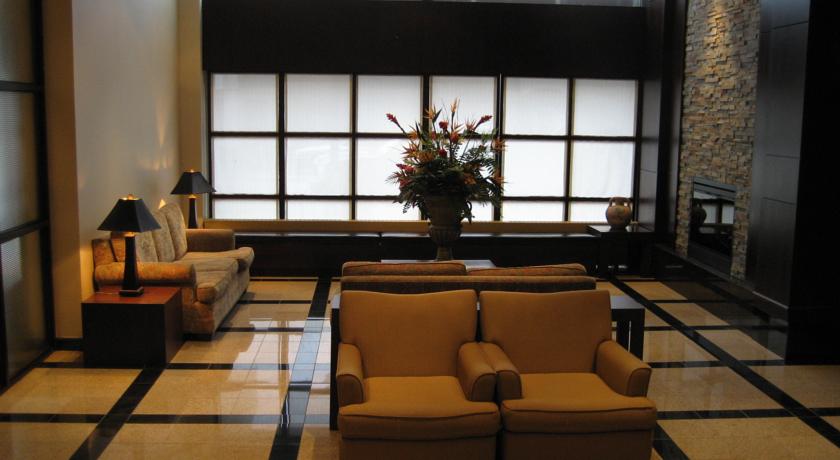 Hamilton Plaza Hotel & Conference Center