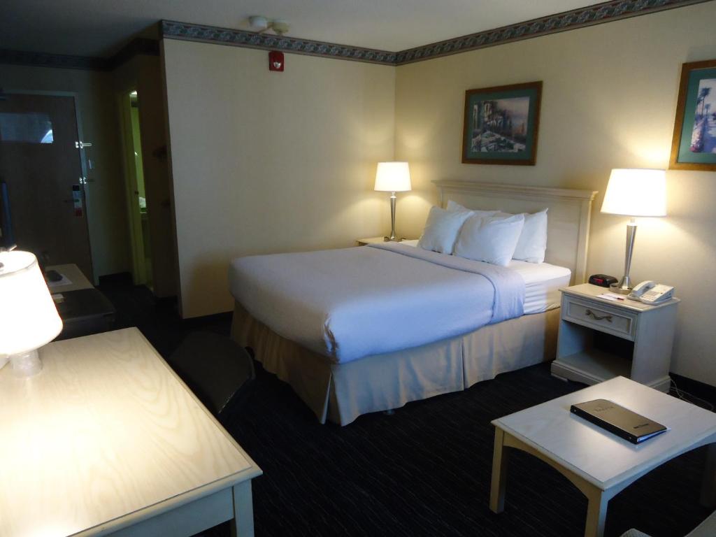Ramada by Wyndham Trenton