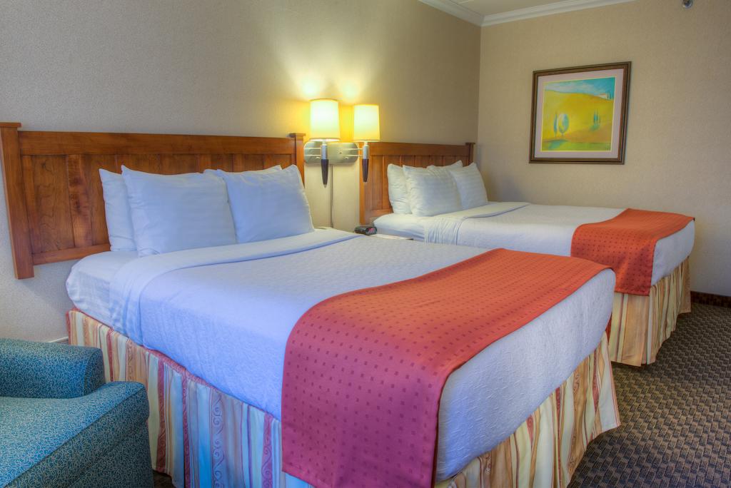 Four Points by Sheraton Windsor Downtown