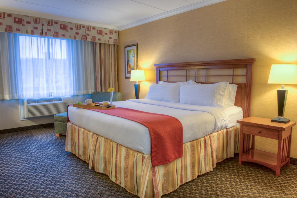 Four Points by Sheraton Windsor Downtown