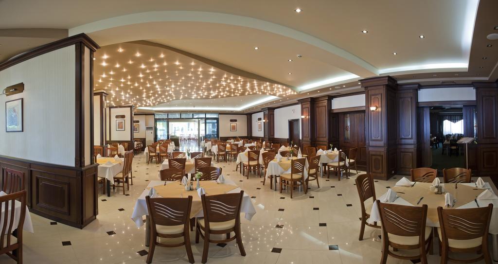 Vemara Beach Hotel