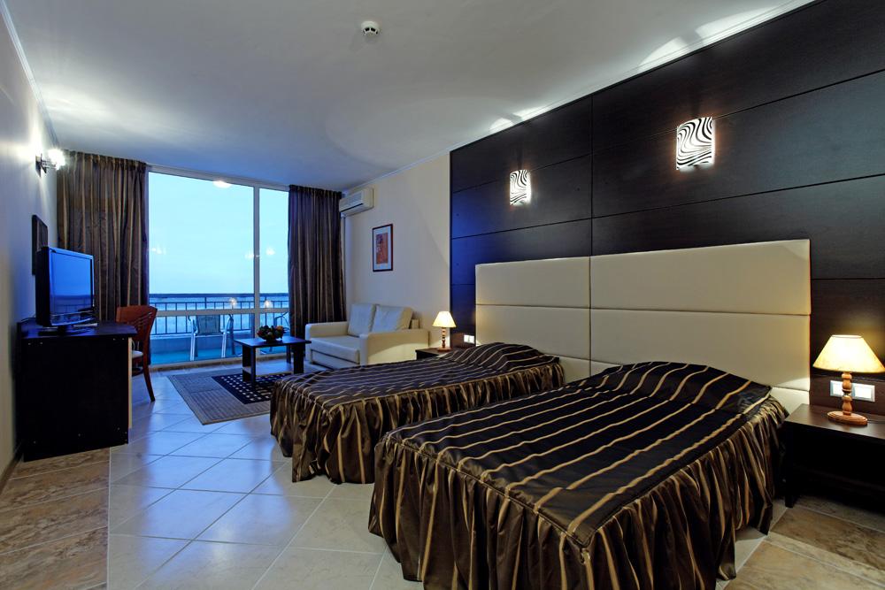 Vemara Beach Hotel