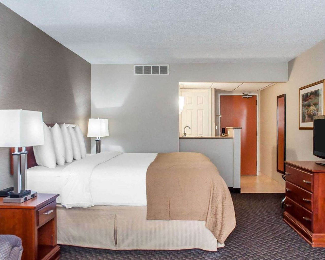 Quality Inn & Suites Vestal Binghamton