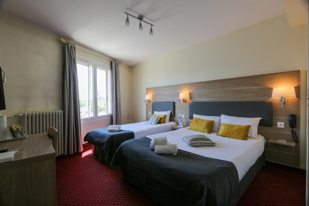 Brit Hotel Saintes - Le Bleu Nuit