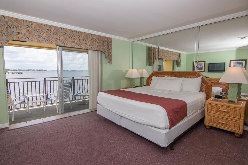 Palm Beach Waterfront Suites
