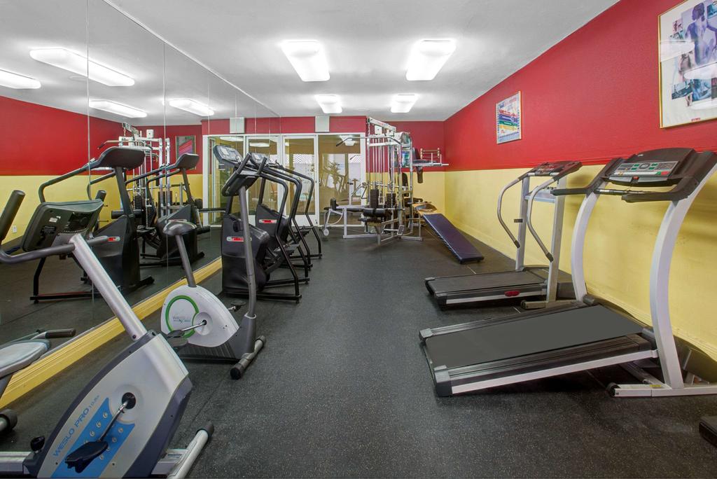 Ramada by Wyndham Hawthorne LAX / LA Stadium