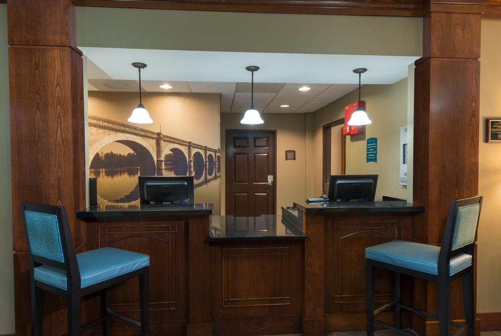 Staybridge Suites Memphis - Poplar Avenue East