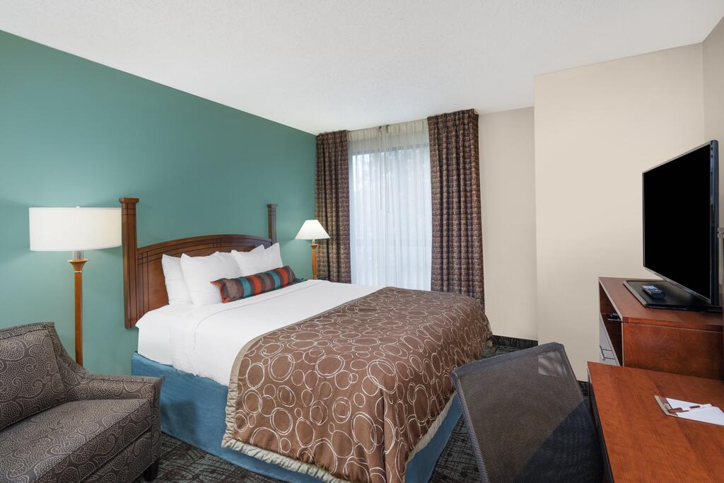 Staybridge Suites Memphis - Poplar Avenue East