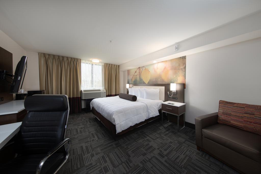 Best Western Premier Milwaukee-Brookfield Hotel & Suites