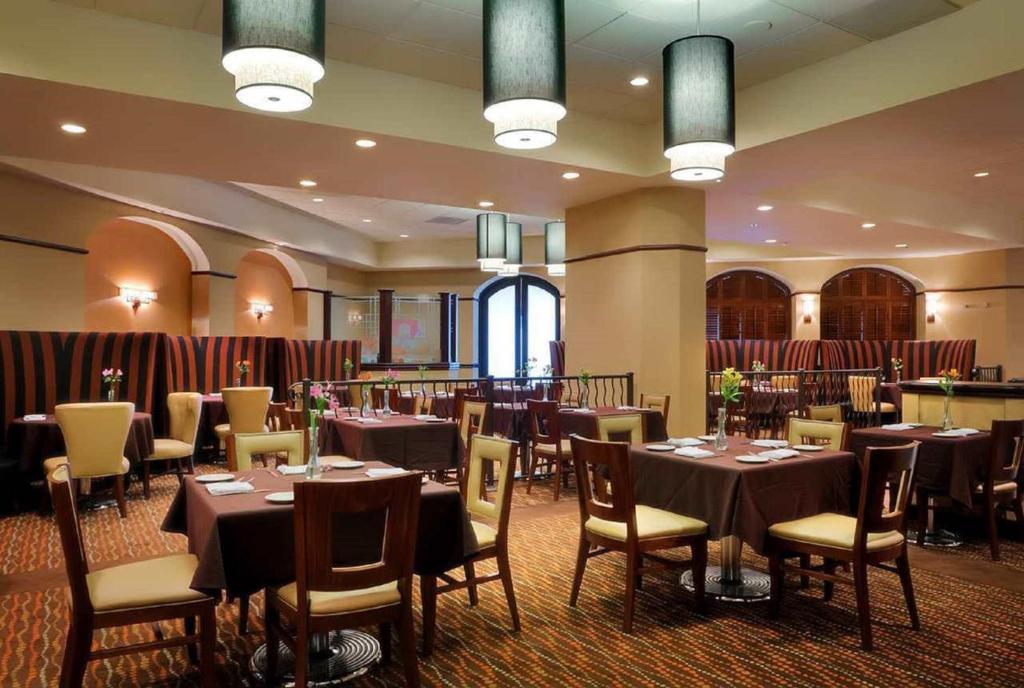 DoubleTree by Hilton Hotel Modesto
