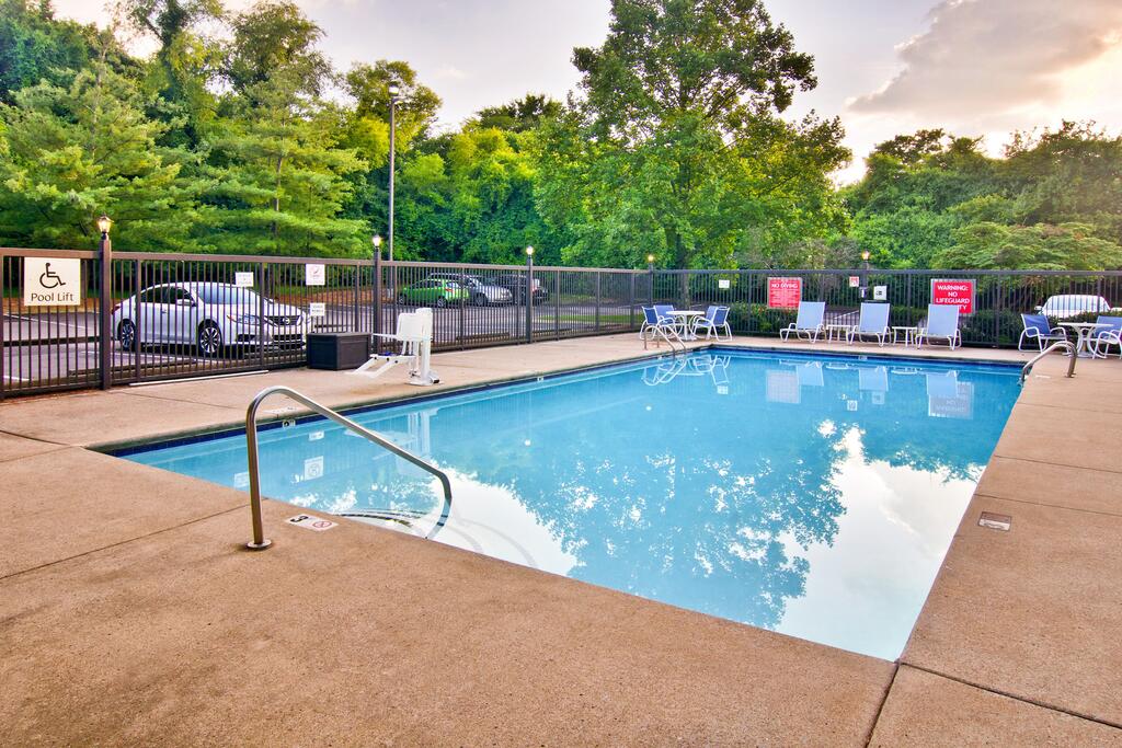 Four Points by Sheraton Nashville Airport