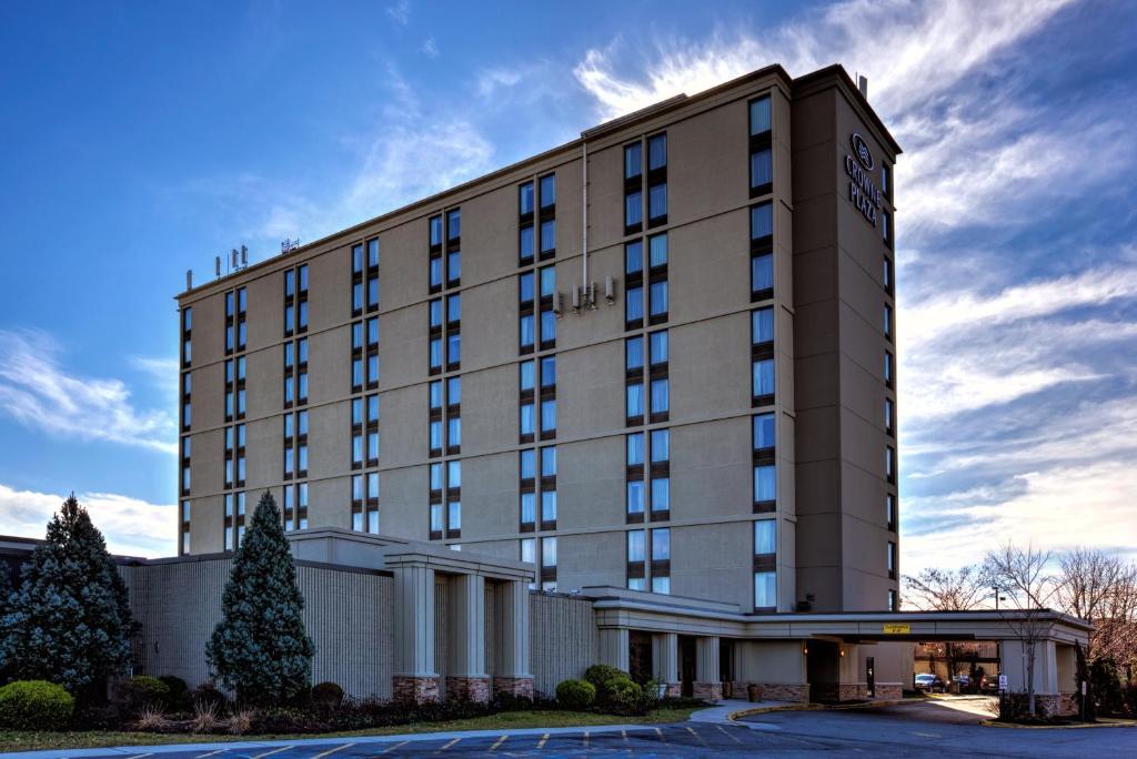 Crowne Plaza Newark Airport