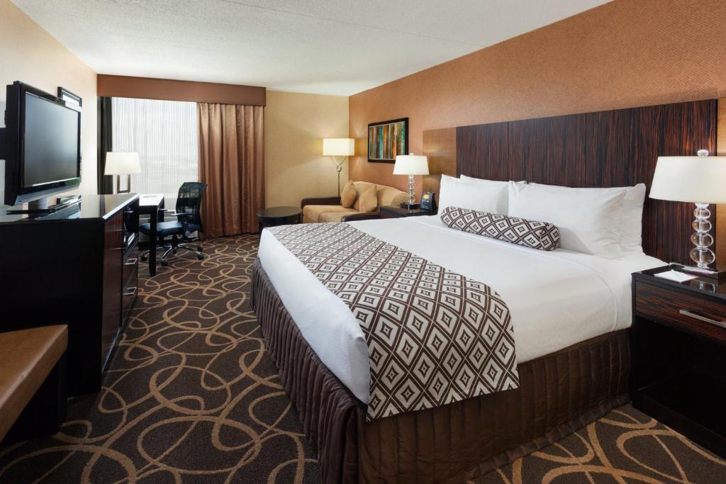 Crowne Plaza Newark Airport