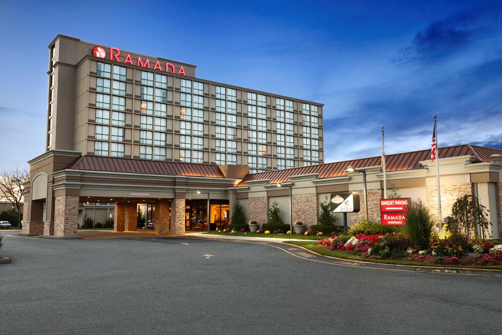 Holiday Inn Newark International Airport, an IHG Hotel (Formerly Ramada Plaza)
