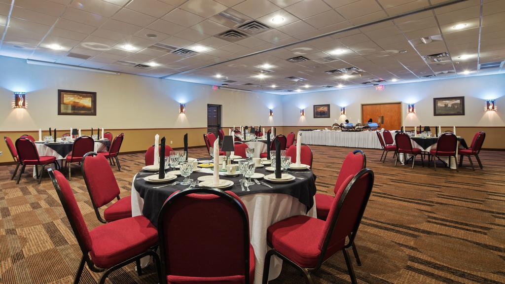 Best Western Plus Saddleback Inn & Conference Center