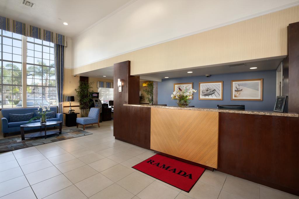 Ramada Inn And Suites Costa Mesa/Newport Beach