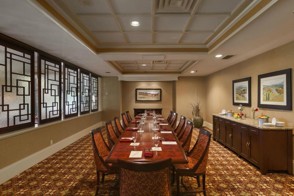 Embassy Suites Philadelphia-Valley Forge