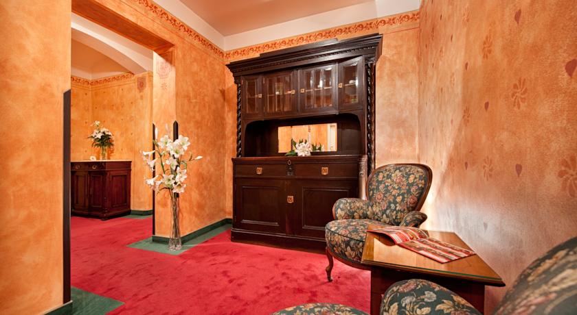 EA Hotel Jeleni dvur Prague Castle