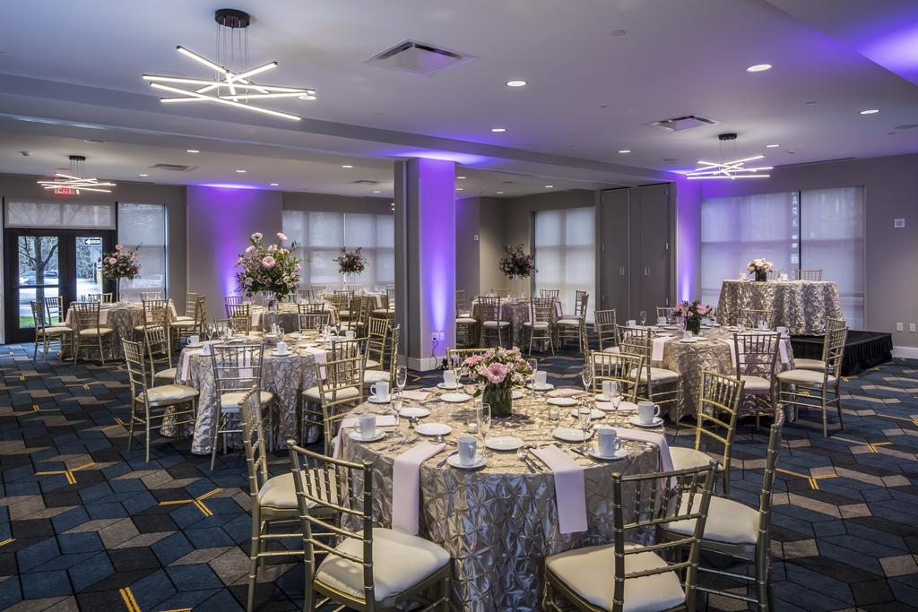 DoubleTree by Hilton Hotel & Suites Pittsburgh Downtown