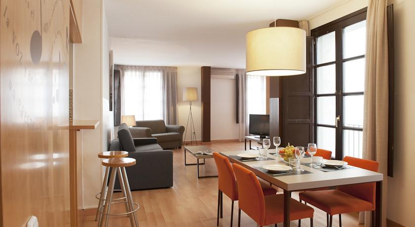 Aspasios Plaza Real Apartments