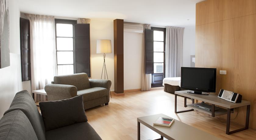 Aspasios Plaza Real Apartments