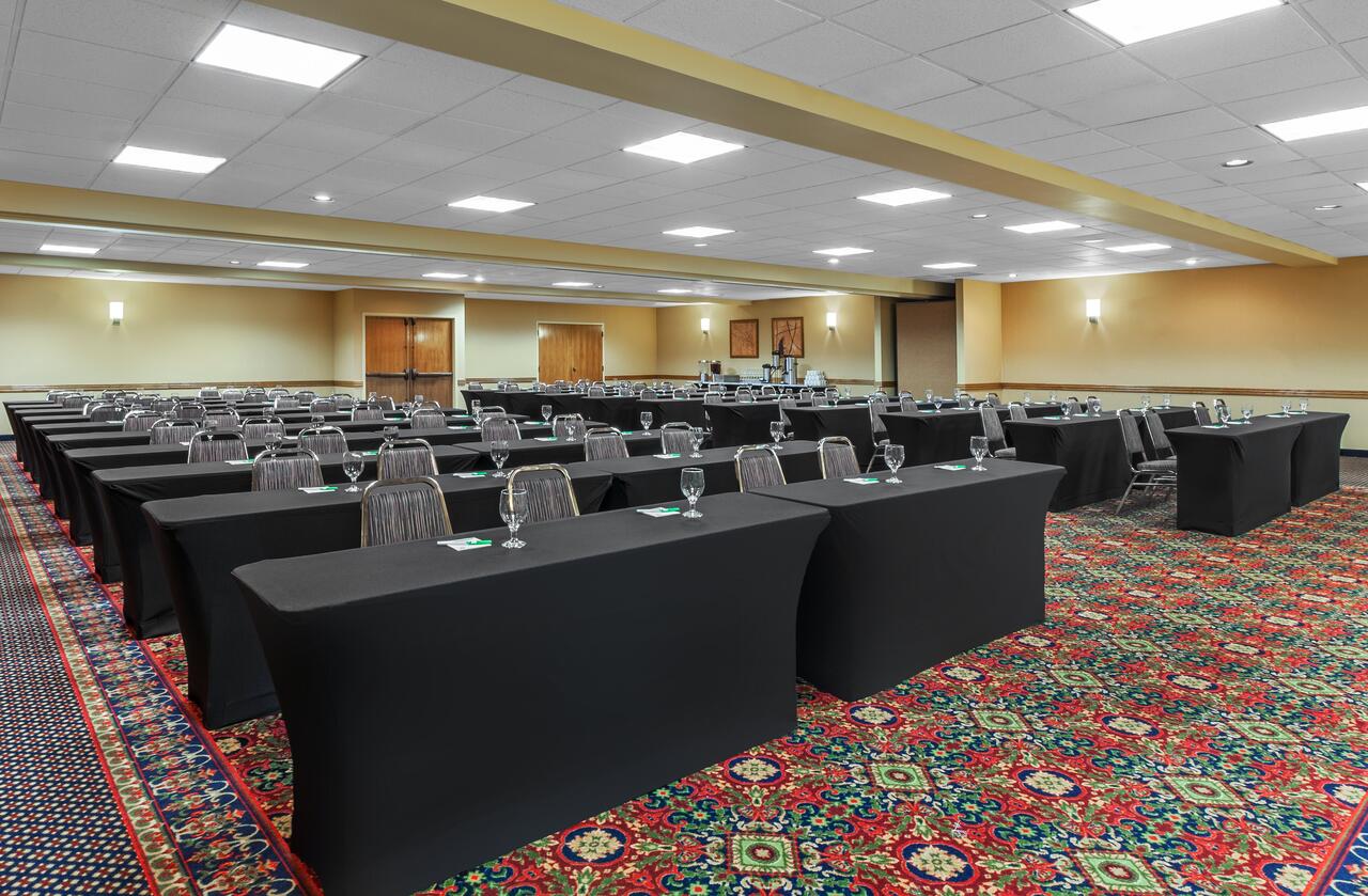 Holiday Inn Hotel & Suites Springfield - I-44