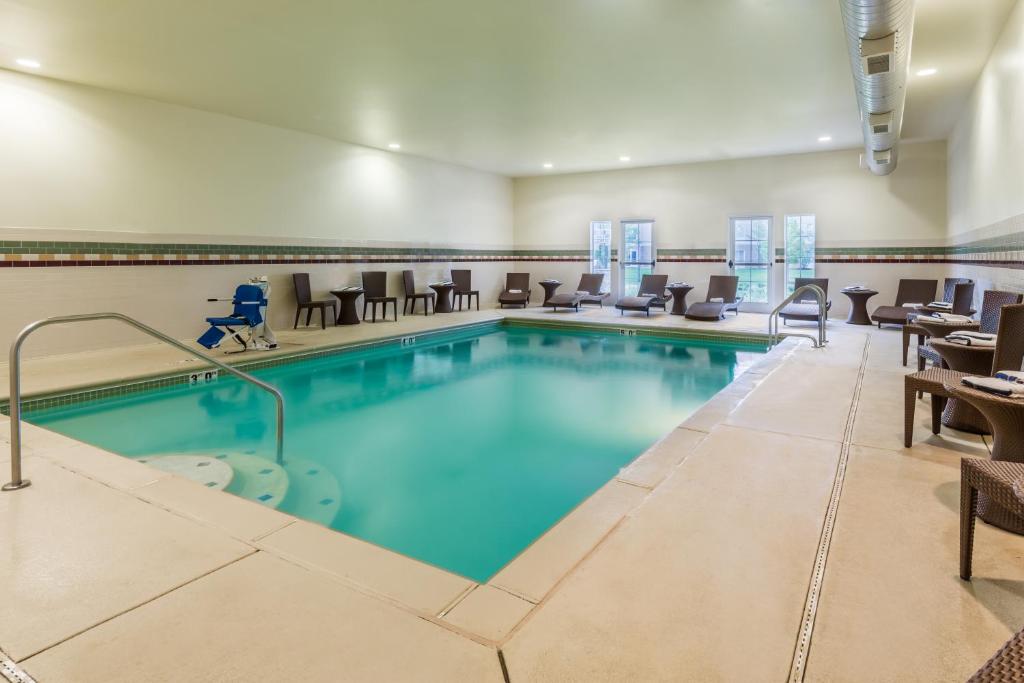 Homewood Suites by Hilton St. Louis Riverport - Airport West