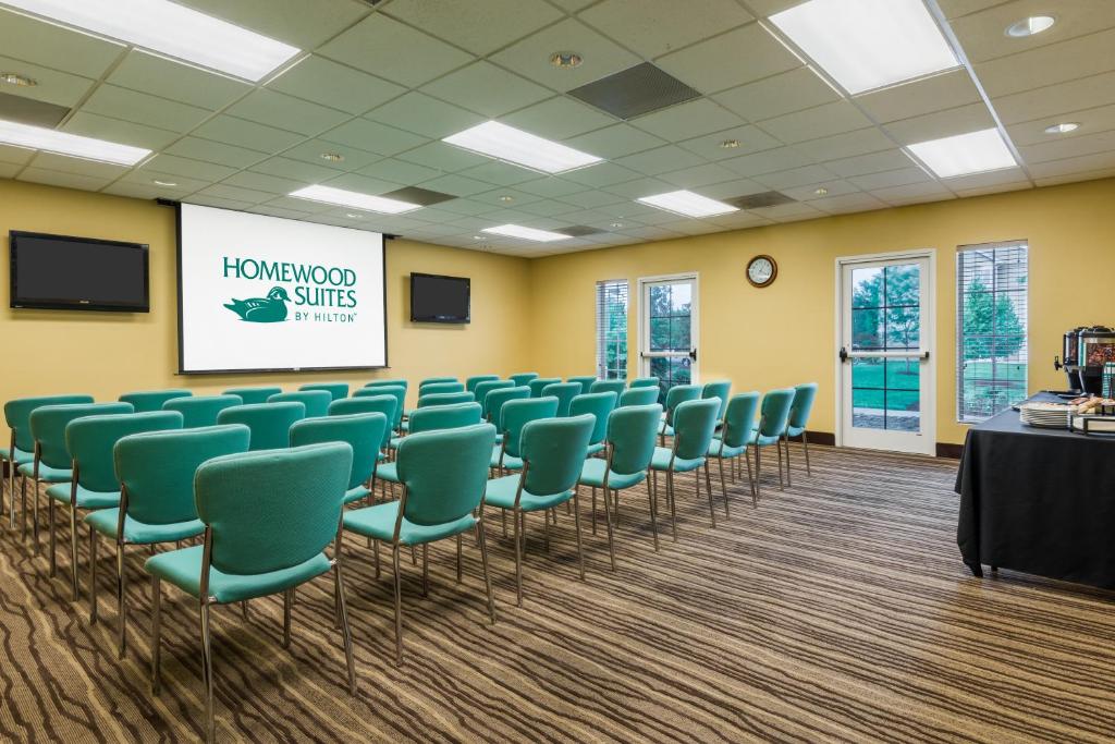 Homewood Suites by Hilton St. Louis Riverport - Airport West