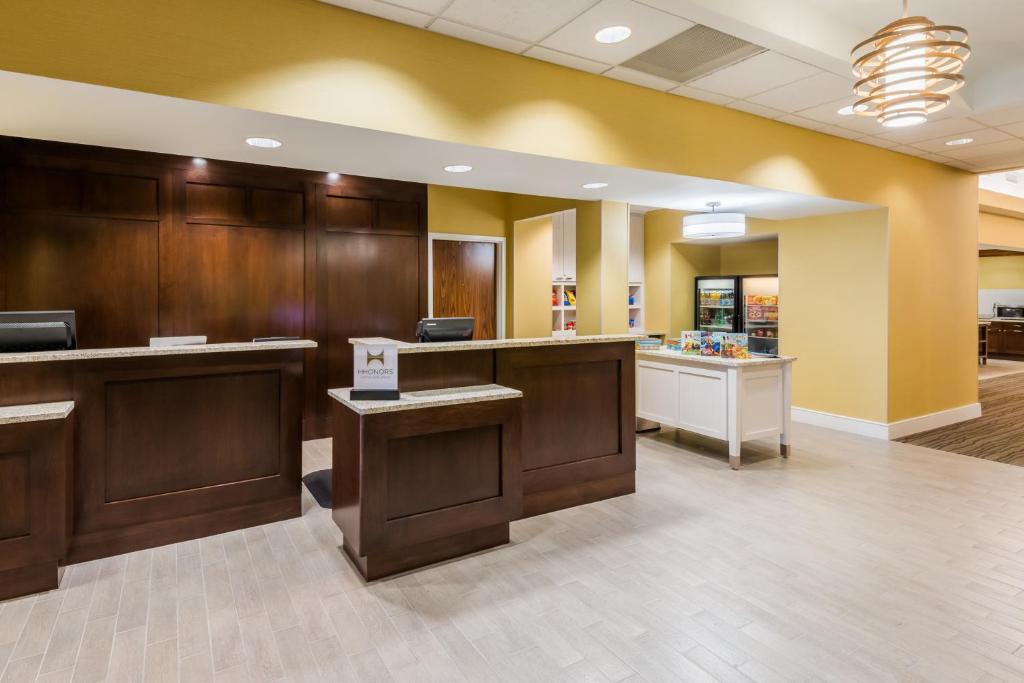 Homewood Suites by Hilton St. Louis Riverport - Airport West