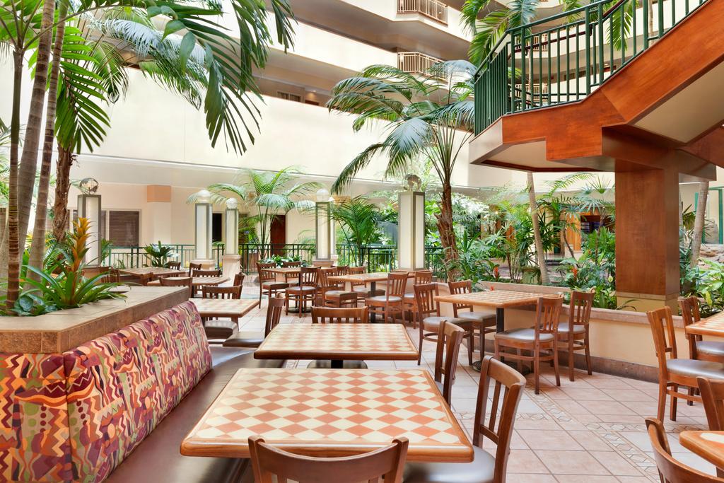 Embassy Suites by Hilton Tampa USF Near Busch Gardens