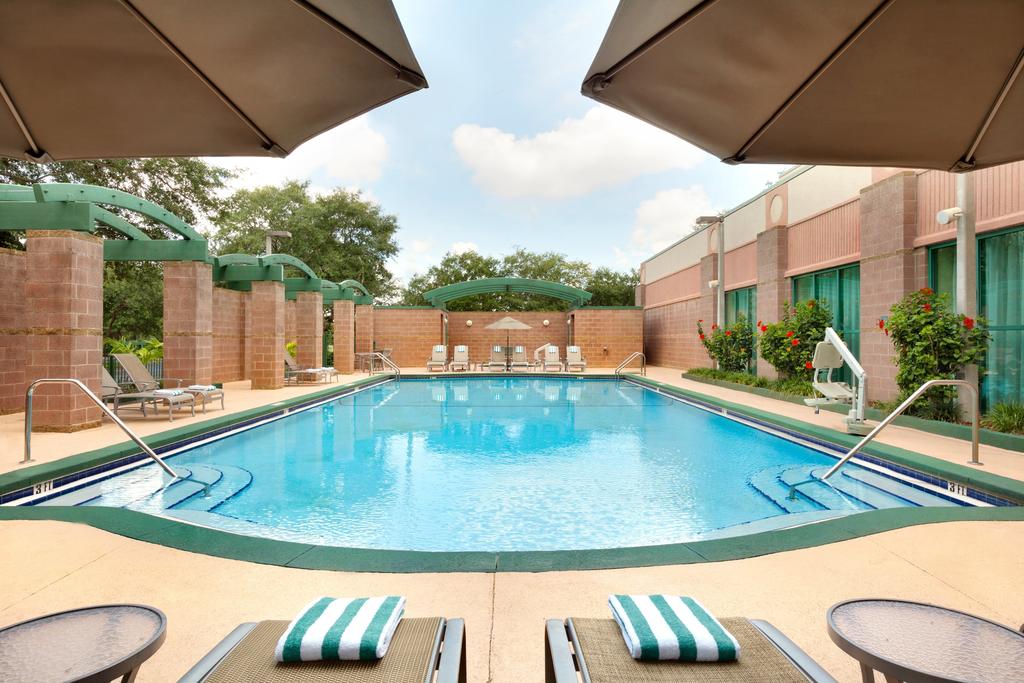 Embassy Suites by Hilton Tampa USF Near Busch Gardens