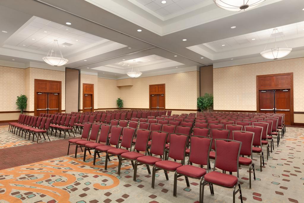 Embassy Suites by Hilton Tampa USF Near Busch Gardens