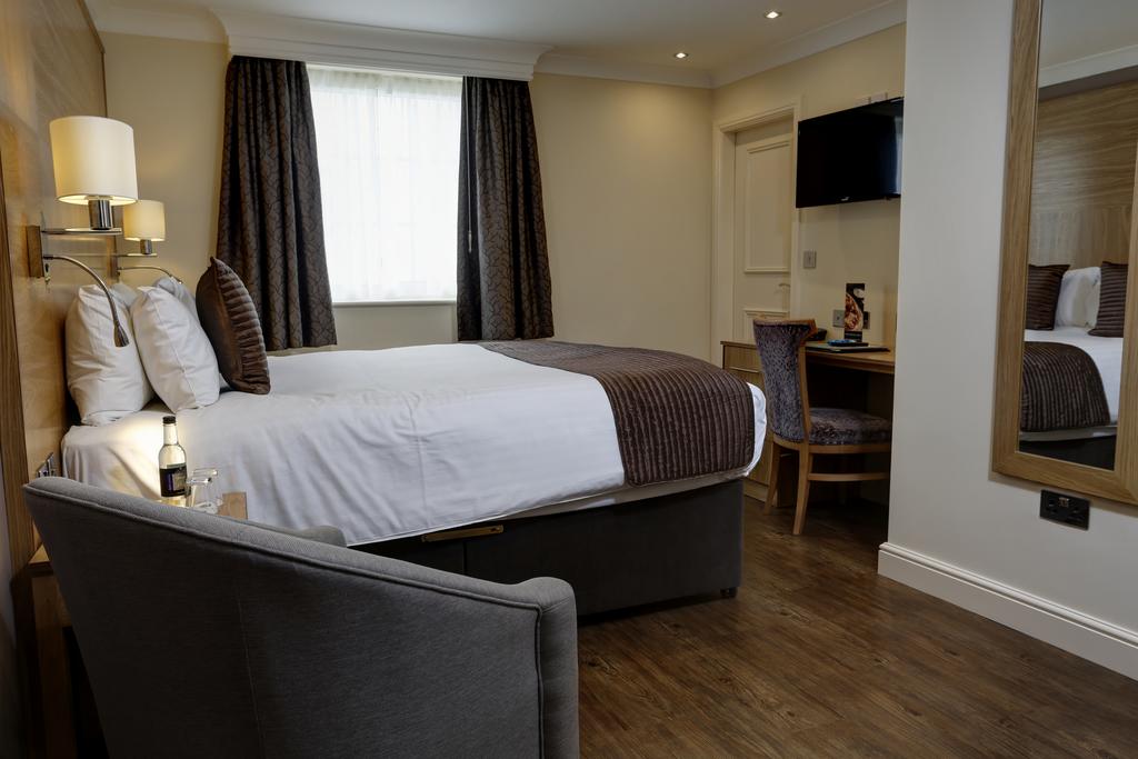 Best Western Premier East Midlands Airport Yew Lodge Hotel