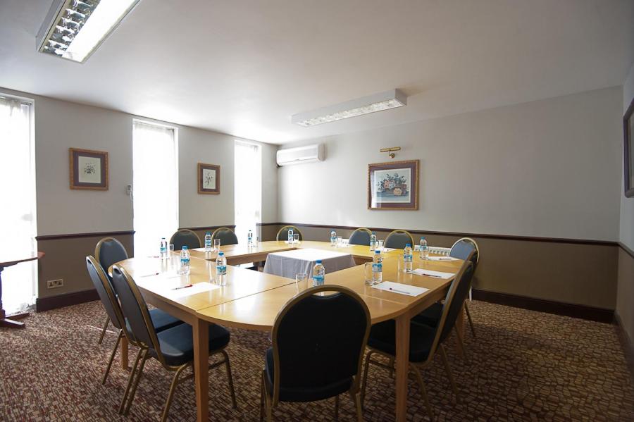 Ramada by Wyndham Warwick Kenilworth