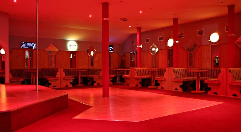 Aquamarina Boat Hotel