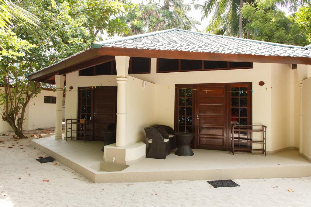 Embudu Village
