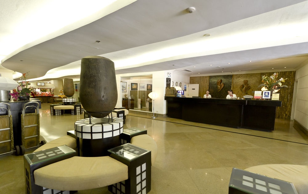 Crown Regency Suites Mactan