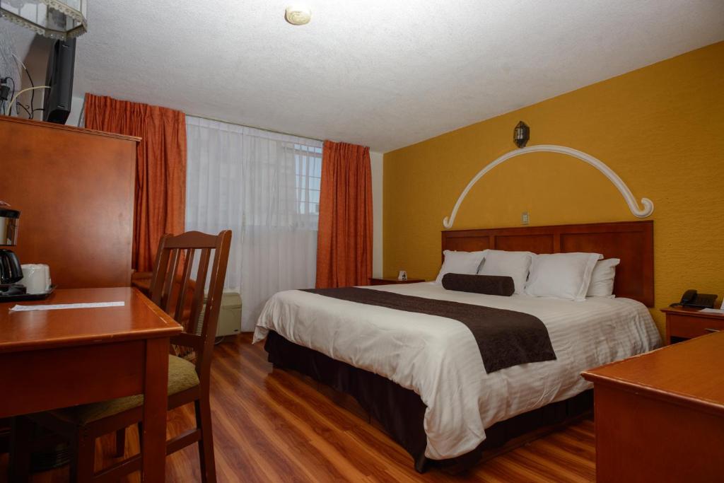 Howard Johnson by Wyndham Morelia Calle Real