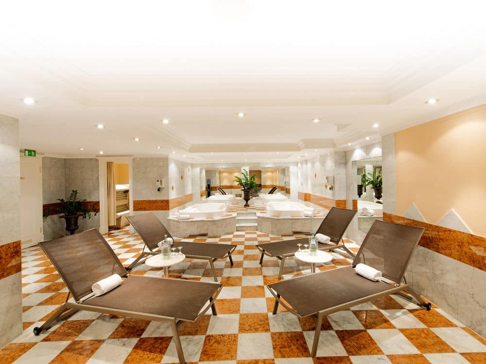 DORMERO Hotel Halle