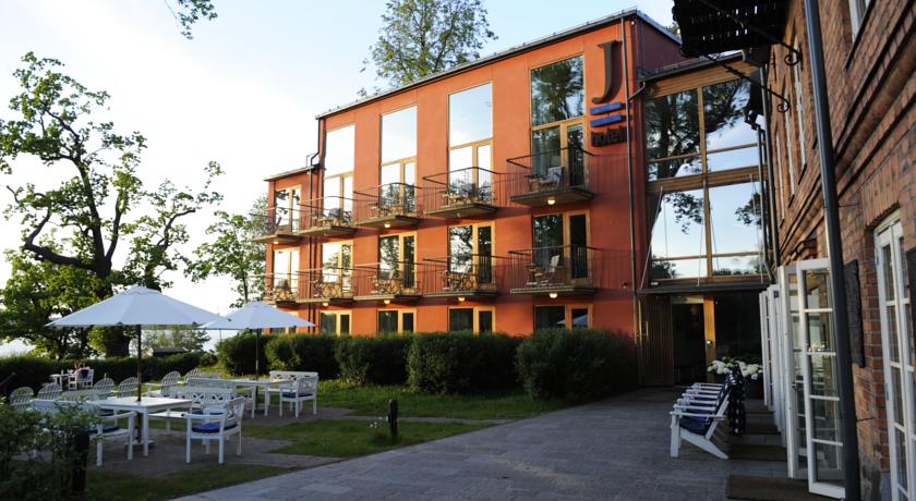 Hotel J