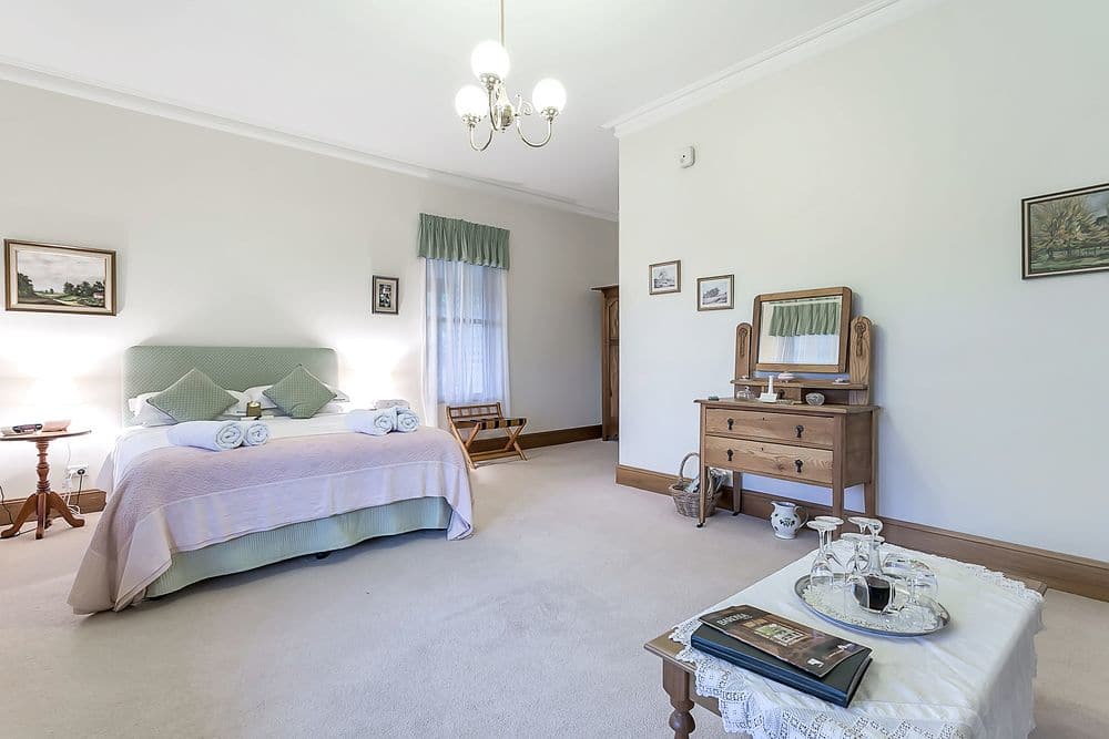Abbotsford Country House