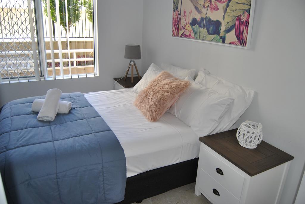 Budds Beach Apartments