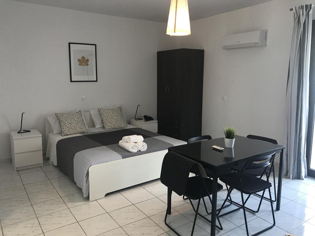Natalie'S Hotel & Apartments