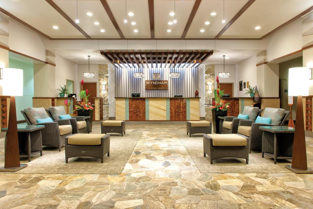 Wyndham Waikiki Beach Walk
