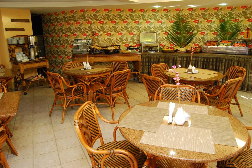 Divi-Divi Praia Hotel