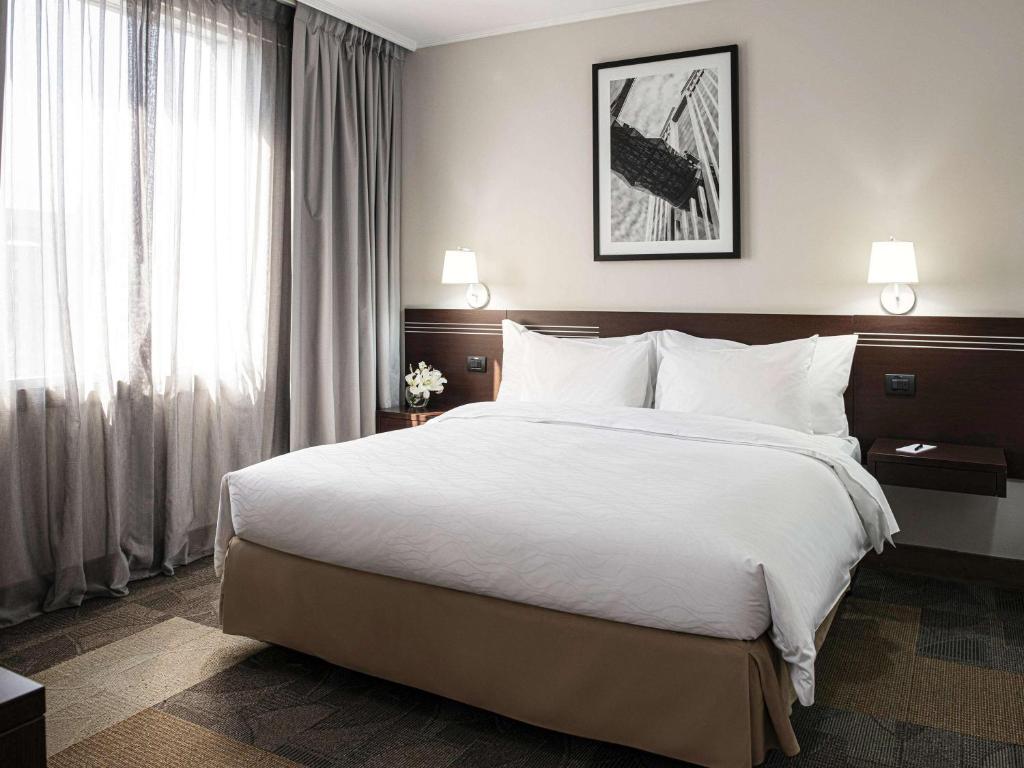 Pullman Santiago El Bosque (Ex Atton)